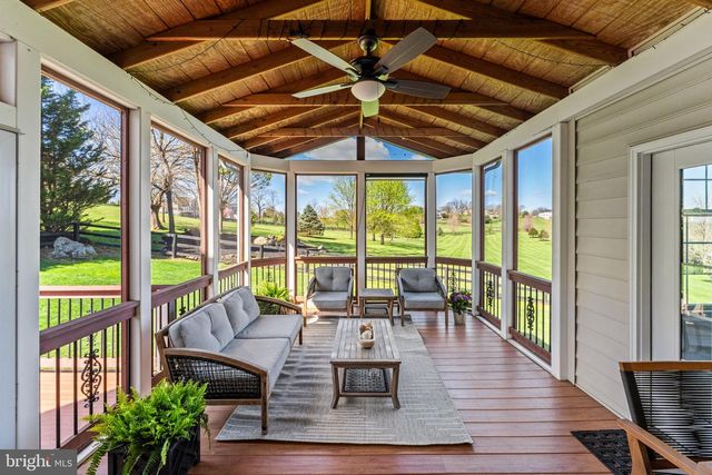 15242 BANKFIELD DR, Waterford, VA 20197