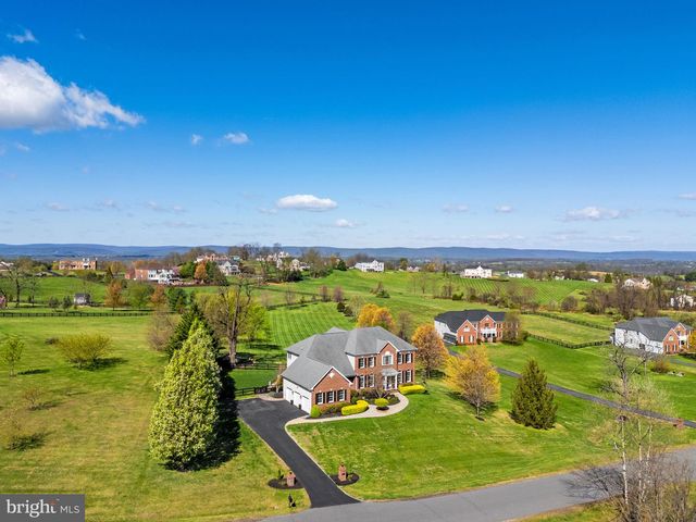 15242 BANKFIELD DR, Waterford, VA 20197