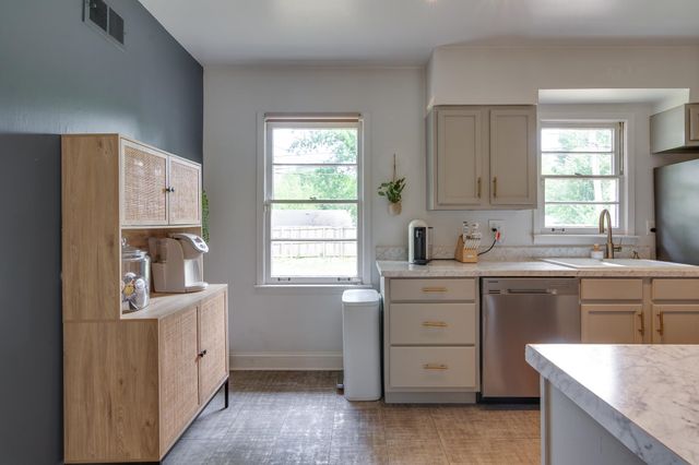 4952 MOCKINGBIRD LN, Memphis, TN 38117