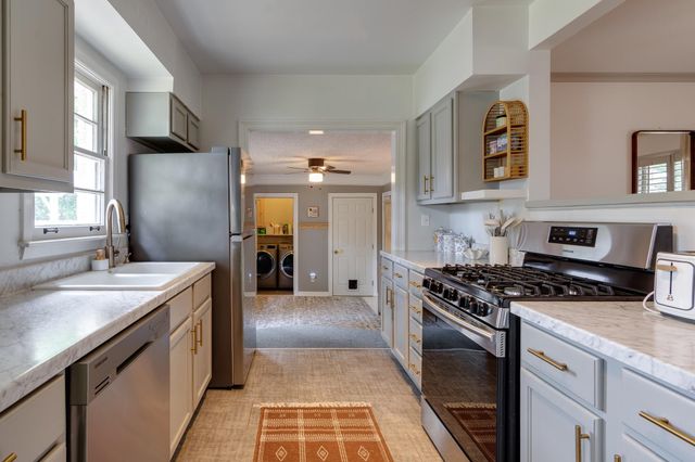 4952 MOCKINGBIRD LN, Memphis, TN 38117