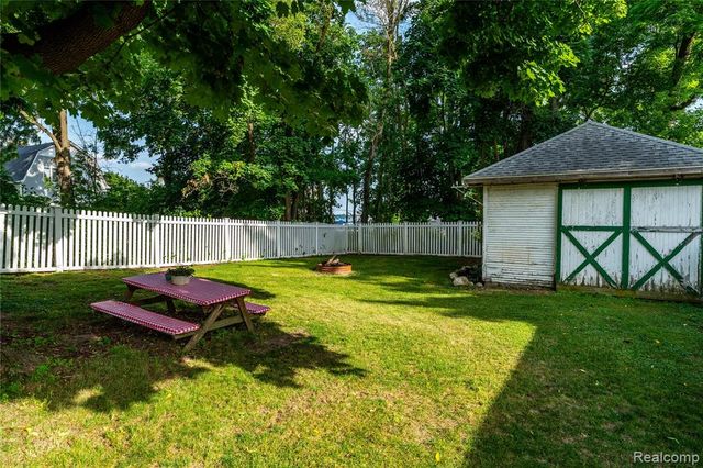 273 W Walled Lake Drive, Walled Lake, MI 48390