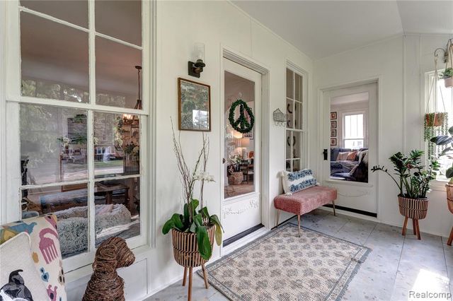 273 W Walled Lake Drive, Walled Lake, MI 48390