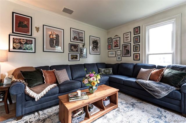 273 W Walled Lake Drive, Walled Lake, MI 48390