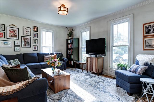 273 W Walled Lake Drive, Walled Lake, MI 48390