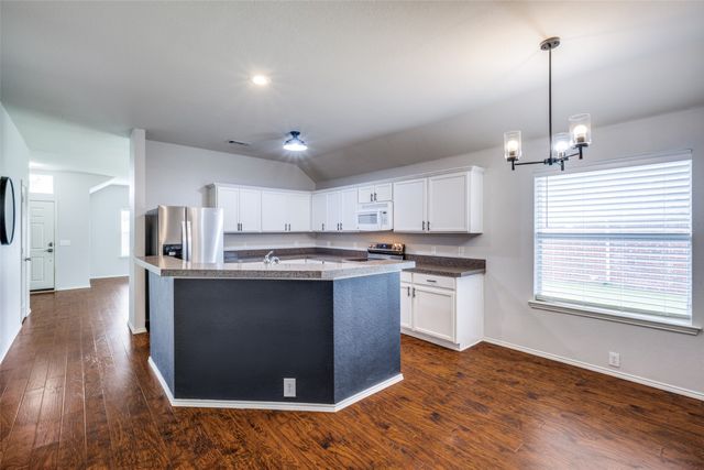 3901 Luck Hole Drive, Denton, TX 76210