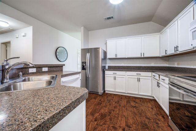 3901 Luck Hole Drive, Denton, TX 76210