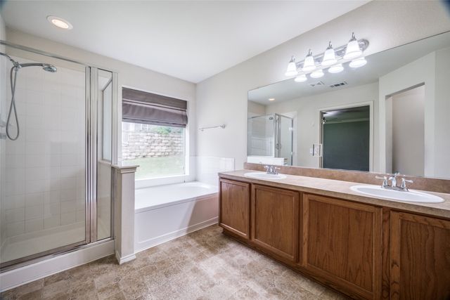 3901 Luck Hole Drive, Denton, TX 76210