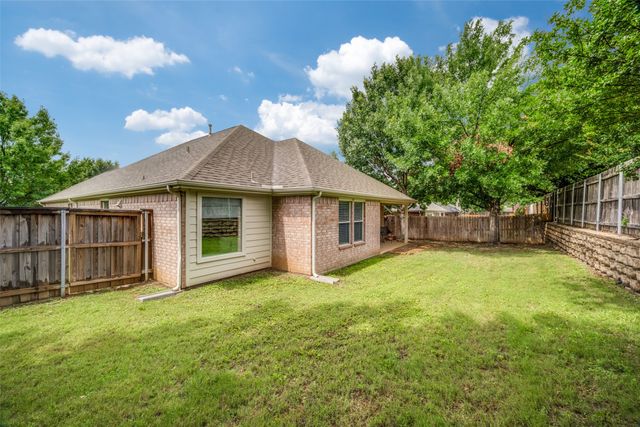 3901 Luck Hole Drive, Denton, TX 76210