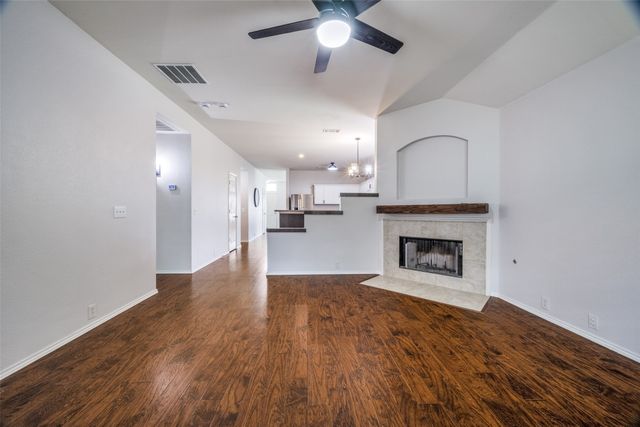 3901 Luck Hole Drive, Denton, TX 76210