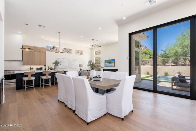 11552 E DESERT HOLLY Drive, Scottsdale, AZ 85255