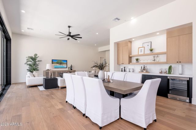 11552 E DESERT HOLLY Drive, Scottsdale, AZ 85255