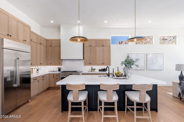 11552 E DESERT HOLLY Drive, Scottsdale, AZ 85255