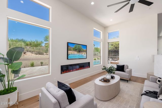 11552 E DESERT HOLLY Drive, Scottsdale, AZ 85255