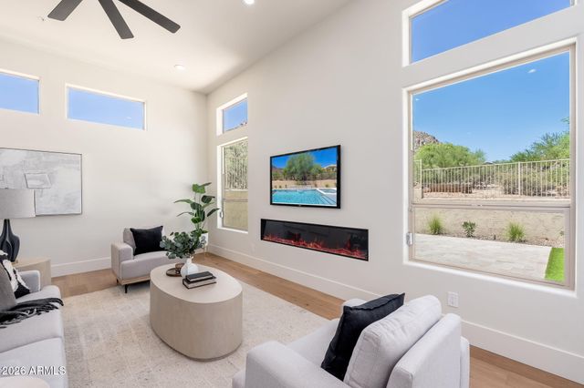 11552 E DESERT HOLLY Drive, Scottsdale, AZ 85255