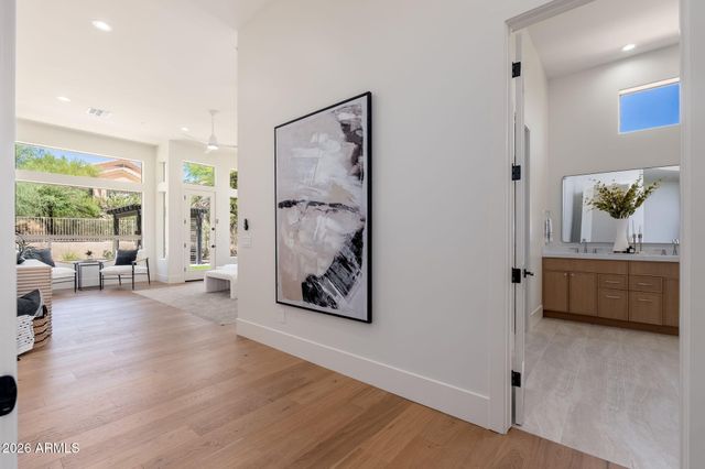 11552 E DESERT HOLLY Drive, Scottsdale, AZ 85255