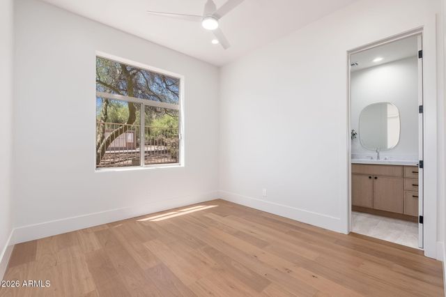11552 E DESERT HOLLY Drive, Scottsdale, AZ 85255