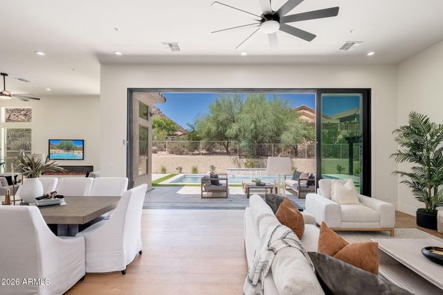 11552 E DESERT HOLLY Drive, Scottsdale, AZ 85255