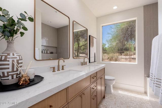 11552 E DESERT HOLLY Drive, Scottsdale, AZ 85255