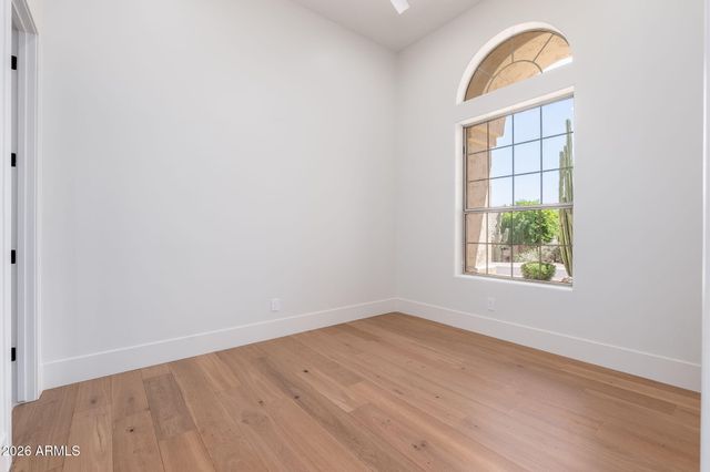 11552 E DESERT HOLLY Drive, Scottsdale, AZ 85255