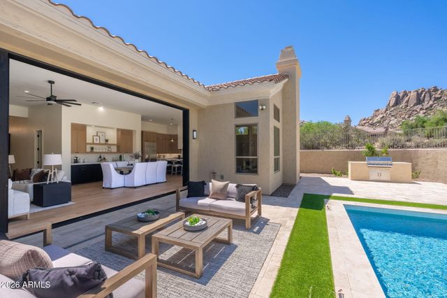 11552 E DESERT HOLLY Drive, Scottsdale, AZ 85255