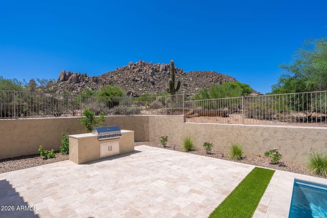 11552 E DESERT HOLLY Drive, Scottsdale, AZ 85255