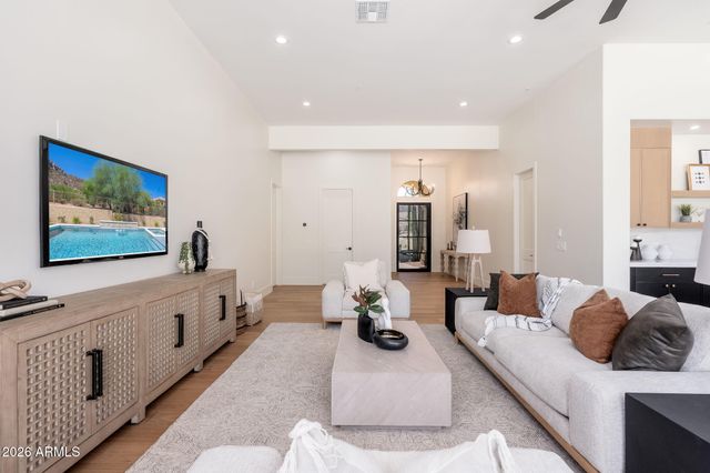 11552 E DESERT HOLLY Drive, Scottsdale, AZ 85255