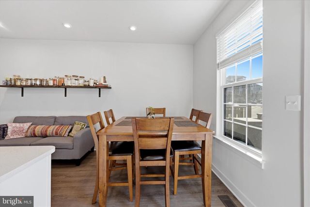 2027 TRACK CIR, Fredericksburg, VA 22401