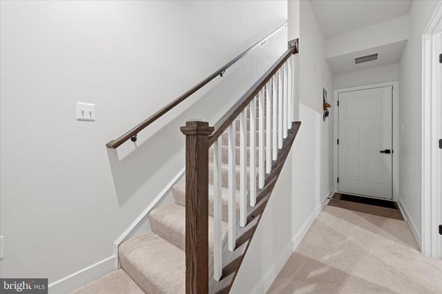 2027 TRACK CIR, Fredericksburg, VA 22401