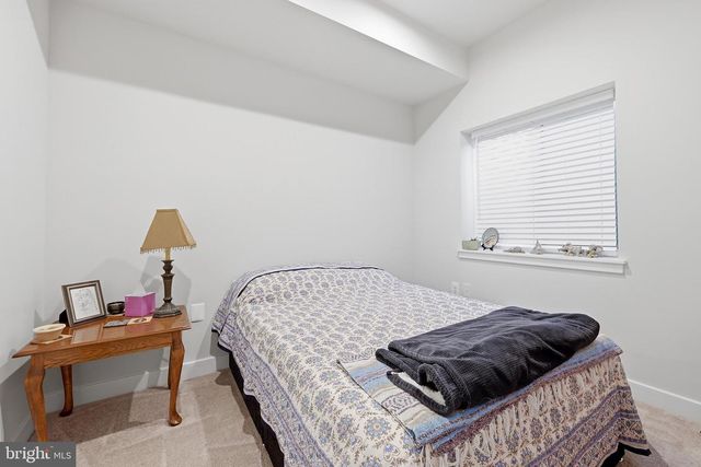 2027 TRACK CIR, Fredericksburg, VA 22401