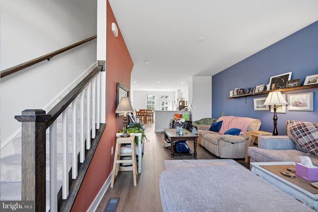 2027 TRACK CIR, Fredericksburg, VA 22401