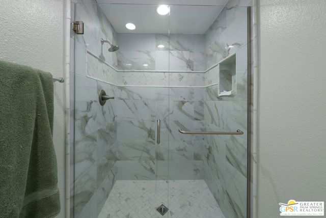 1142 E La Jolla Road, Palm Springs, CA 92264