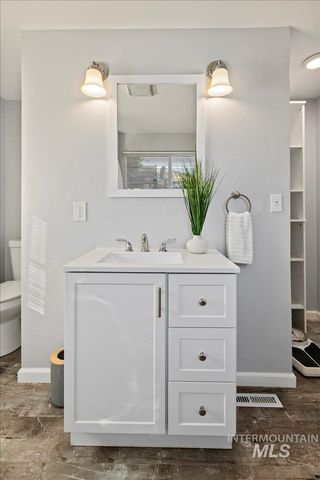 2026 E 11th, Twin Falls, ID 83301