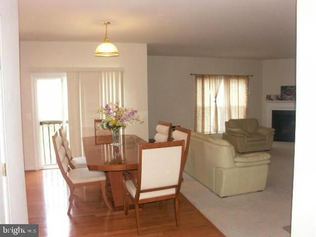 18486 QUANTICO GATEWAY DR, Triangle, VA 22172