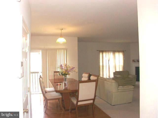 18486 QUANTICO GATEWAY DR, Triangle, VA 22172