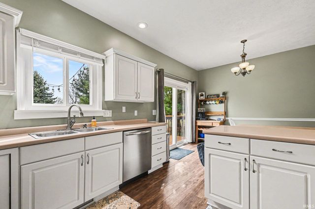 52742 Silver Fox Trail, South Bend, IN 46628