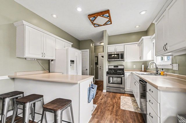 52742 Silver Fox Trail, South Bend, IN 46628