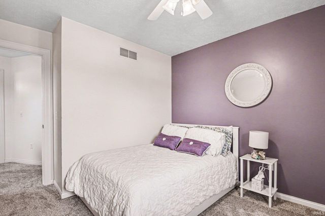 52742 Silver Fox Trail, South Bend, IN 46628