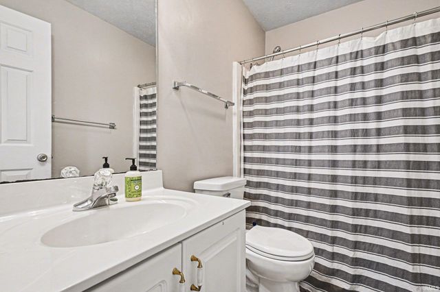 52742 Silver Fox Trail, South Bend, IN 46628