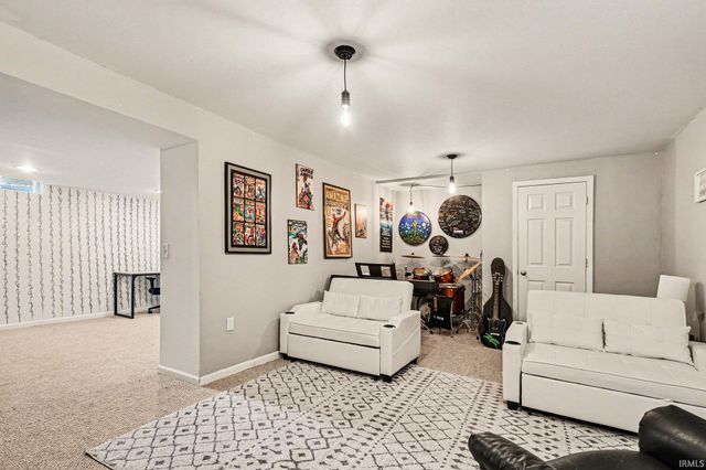 52742 Silver Fox Trail, South Bend, IN 46628