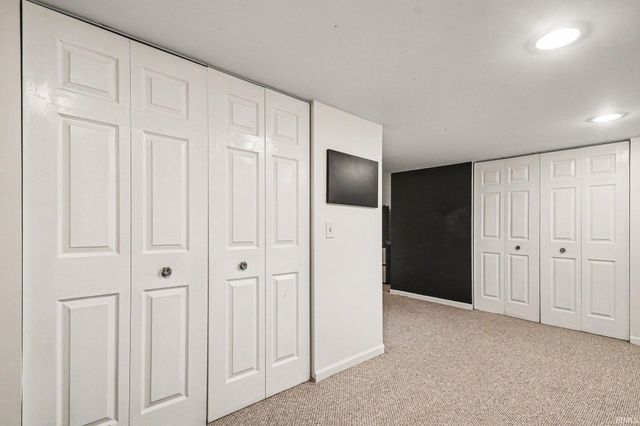 52742 Silver Fox Trail, South Bend, IN 46628