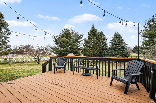 52742 Silver Fox Trail, South Bend, IN 46628