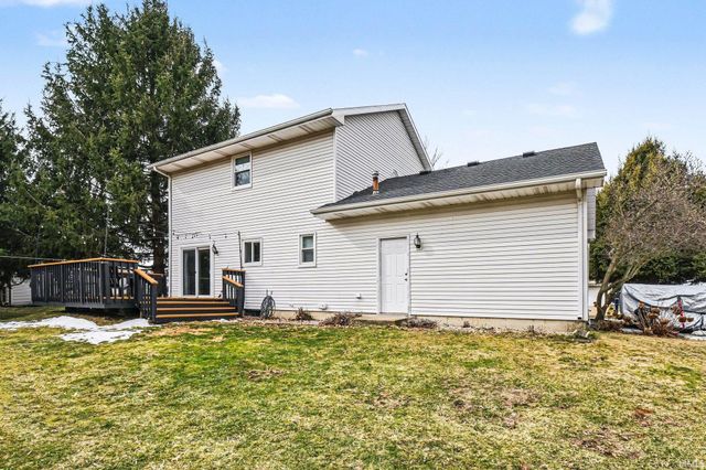 52742 Silver Fox Trail, South Bend, IN 46628
