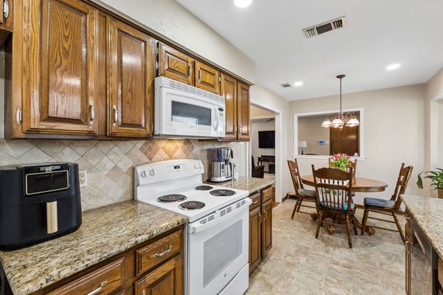 1718 Paxton Drive, Carrollton, TX 75007