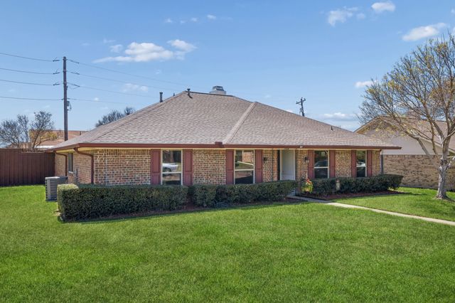 1718 Paxton Drive, Carrollton, TX 75007