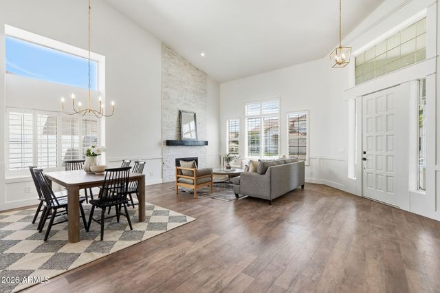 5840 W CHARTER OAK Road, Glendale, AZ 85304
