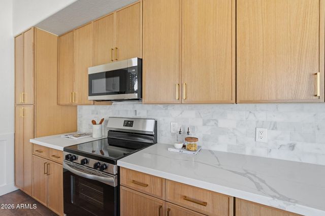 5840 W CHARTER OAK Road, Glendale, AZ 85304