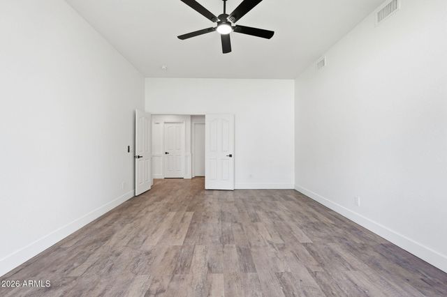 5840 W CHARTER OAK Road, Glendale, AZ 85304