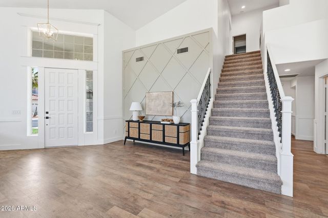 5840 W CHARTER OAK Road, Glendale, AZ 85304