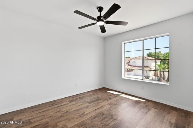 5840 W CHARTER OAK Road, Glendale, AZ 85304