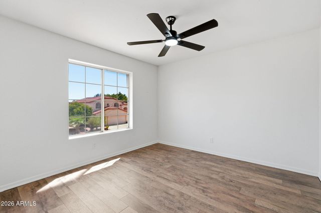 5840 W CHARTER OAK Road, Glendale, AZ 85304